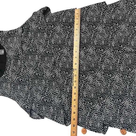 Jessica, Howard  - Picture 11 of 15